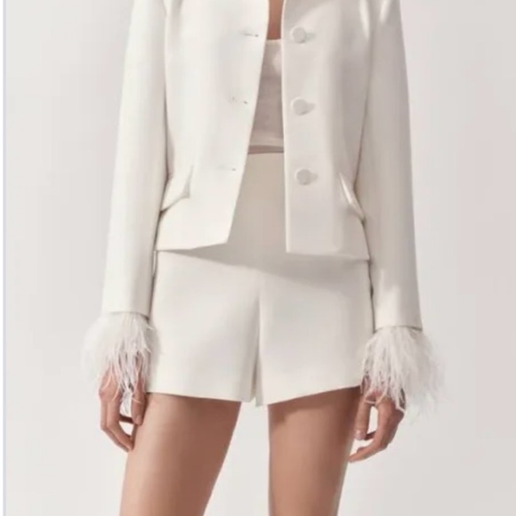 ZW COLLECTION FEATHERED CROPPED BLAZER AND PANTS -2 PCS- ECRU - Picture 3 of 13